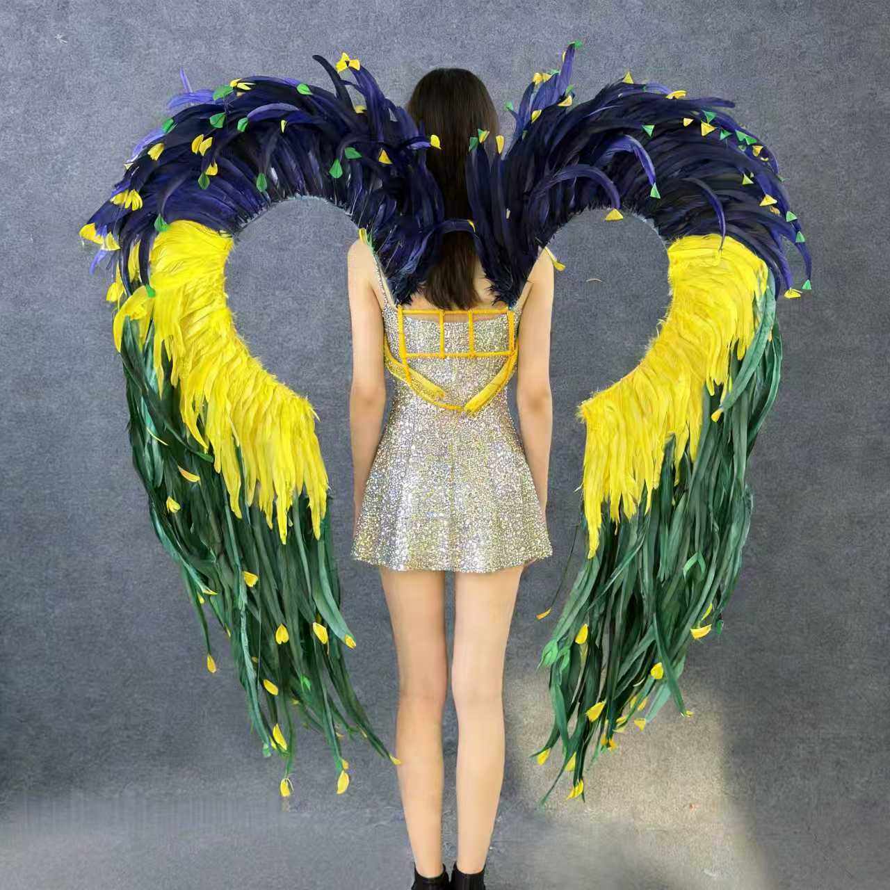 Custom Contrast Color Rooster Tail Wings, Performance Props for Opening Dance, Amusement Park Parades & Carnival Shows
